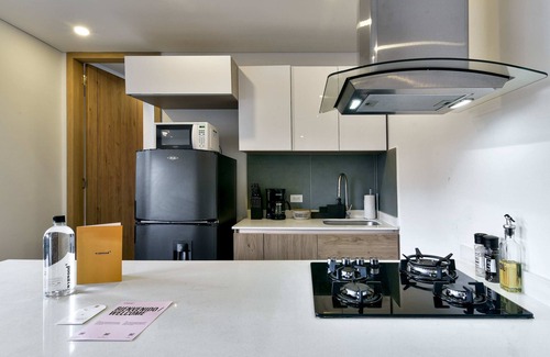 Chico Apartment | w* | Illustrious 2BR w/Street View in Chapinero