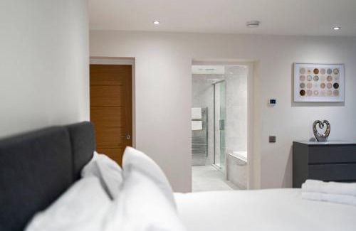 Broughty Ferry Apartment | W. Queen St. Apt.