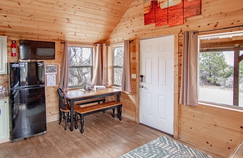 Monticello Cabin | W-W: White Pine Cabin by Canyonlands Lodging