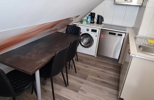 Hullhorst Apartment | W3, Ferienwohnung mit Klimaanlage 42qm