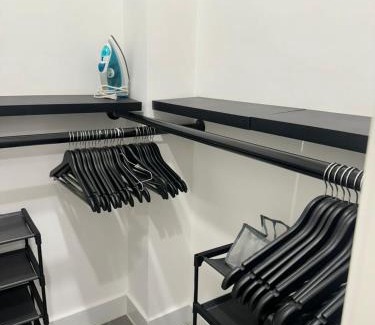 Beverly Hills Apartment | W39 Comfort Suites - Kingston - pool