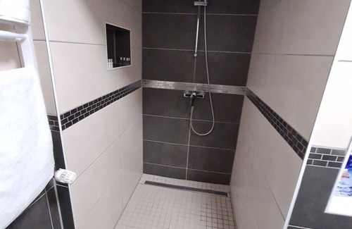 Hullhorst Apartment | W5 Apartment with 2 bedrooms