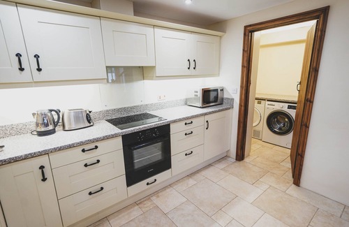 Axminster House | Wagon House sleeps 4, two bedrooms. Near Jurassic coast.