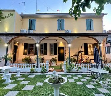 San Donato-San Vitale House | Wagon-lit