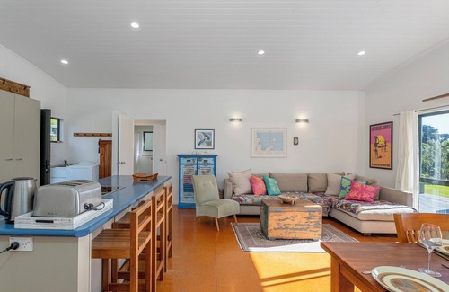 Kuaotunu House | Wai Whare - Kūaotunu Holiday Home