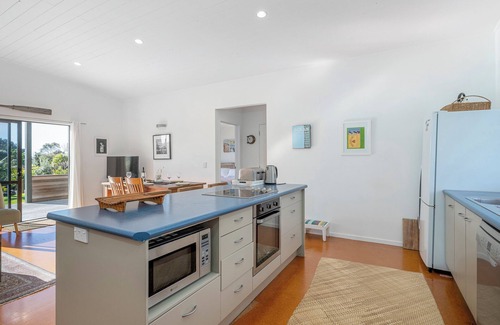 Kuaotunu House | Wai Whare - Kūaotunu Holiday Home