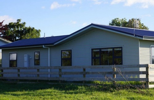 Carterton Cottage | Waihakeke-a rural getaway so close to town