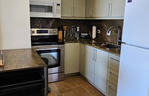 Waikiki Apartment | Waikiki 3-bed, Ocean View, Central A/C, Free Parking, 1 Block to Waikiki Beach