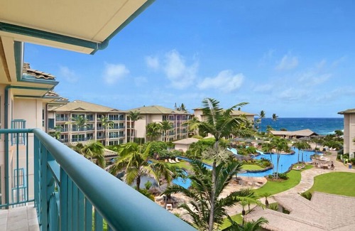 Wailua Condo | Waipouli Beach Resort D402 - Modern Top Floor Ocean View Suite in Kapaa with AC!