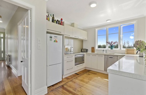 Waipu House | Waipu Dunes - with SpanWaterfront walk to the beach. Pet-Friendly!nWaipu Cove