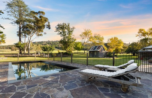 Piries House | WAIRERE Farm | LUXE Family Retreat with Edna Walling Garden | Pool Tennis Ski