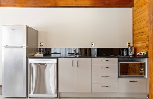 Waiatarua Hotel | Waitakere Resort & Spa