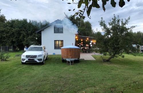 Myszkow House | Wakacje na Jurze Dom z Basenem, Agroturystyka "Banderoza u Bolka" Na Szlaku Orlich Gniazd