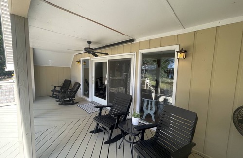 Milledgeville House | Wake n’ Lake