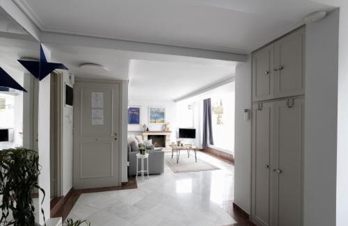 Anafiotika Apartment | Wake Up to the Acropolis in a Hidden Gem