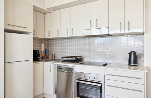 Manly Apartment | Wake Up to the Ocean: 1-Bed with Pool & Views