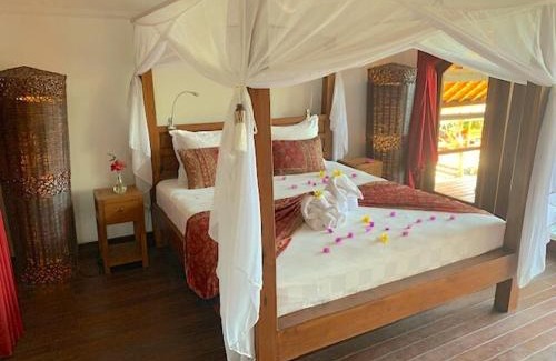 Kalisada Villa | Wake up to the Sea of Bali Beachfront luxury plus