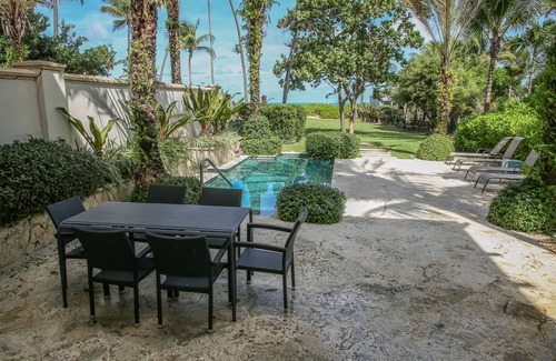 Rio Grande House | Waking up in a tropical reserve with the sound of the sea caressing your soul.