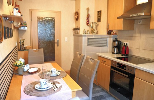 Schweina Apartment | Waldblick vacation apartment - relaxation with garden and pool in the Thuringian Forest