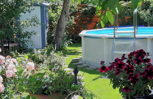Schweina Apartment | Waldblick vacation apartment - relaxation with garden and pool in the Thuringian Forest