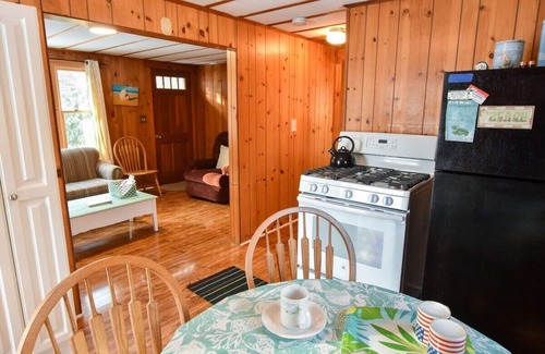 North Eastham House | Walk 1/4 Mile to Private Beach!