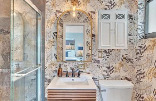 Wilton Manors House | Walk 2 Wilton! Heatd Pool & 10 min to Bch Las Olas