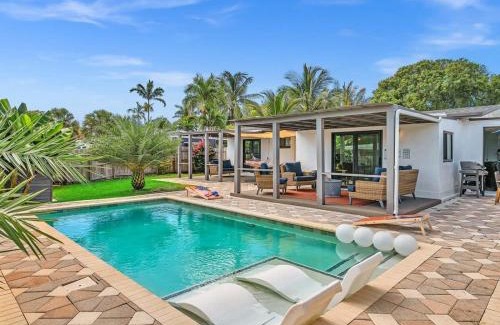 Wilton Manors House | Walk 2 Wilton! Heatd Pool & 10 min to Bch Las Olas
