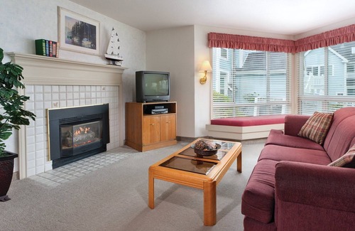 Agate Beach Resort | Walk down to the surf!