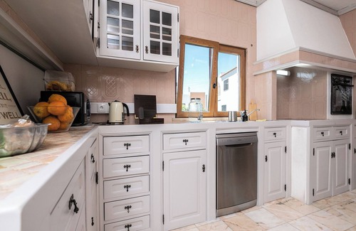 Faro House | Walk In Hostel Faro Airport