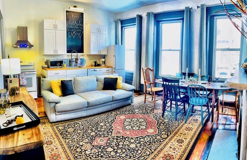 Allegheny-West House | ★WALK to ACRISURE STADIUM in 10 MINS! King Beds, FREE Park