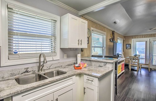 Myrtle Beach House | Walk to Apache Pier: Coastal Condo w/Pool Access