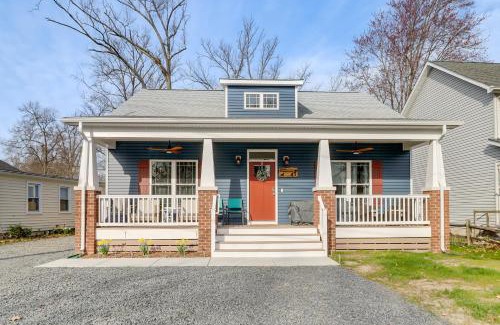 Colonial Beach House | Walk to Bay Home with Fenced Yard in Colonial Beach