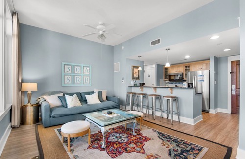 Baytowne Wharf Condo | ☀️Walk to Baytowne Wharf-Resort Style Pool + Hot Tub-1BR Market Street Inn 541☀️
