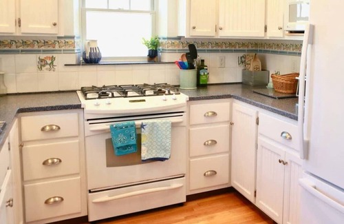 Hyannis Port House | Walk To Beach, Hyannisport Three Bedroom!
