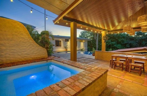 Coco Villa | Walk to Beach ~ Jacuzzi ~ Pool ~ Comfort & Space!