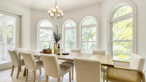 Captiva House | Walk to Beach PoolHot Tub Game Room Captiva 5BDR Coco Mango by AvantStay