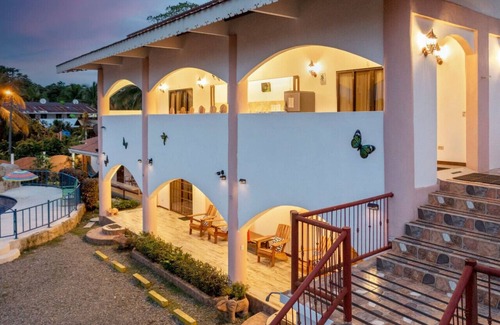 Manzanillo House | Walk to Beach | Poolside View | Local Vibes