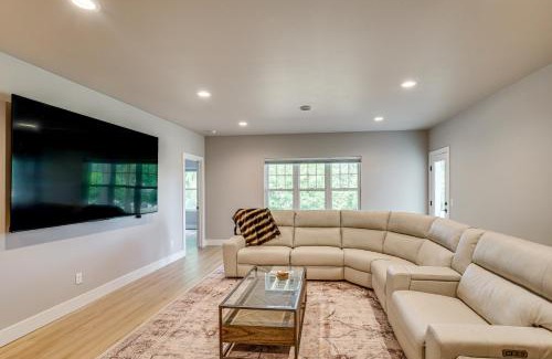 Elkhart Lake House | Walk to Beaches and Restaurants Elkhart Lake Escape