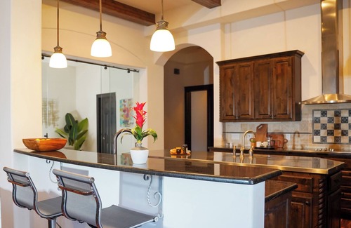Lake Austin Village House | Walk to Boat Launch: Stylish Austin Gem