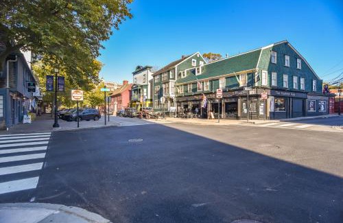 Newport Apartment | Walk to Bowens Wharf Condo in Dtwn Newport