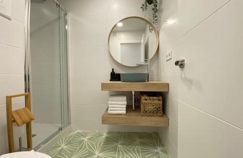 Collblanc y La Torrassa Apartment | ´WALK TO CAMP NOU´ STYLISH 3BD SMART TV Wifi