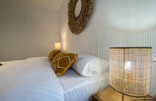Collblanc y La Torrassa Apartment | ´WALK TO CAMP NOU´ STYLISH 3BD SMART TV Wifi