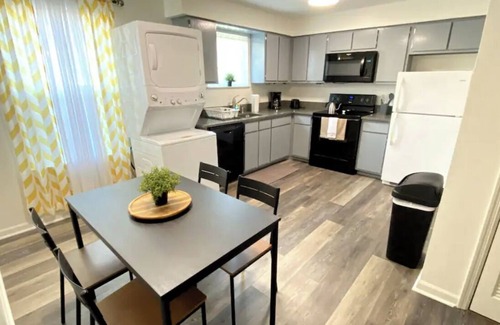 Clemson Condo | Walk to Clemson Univ & Downtown, Quiet & Safe Community, Pool, Free Parking