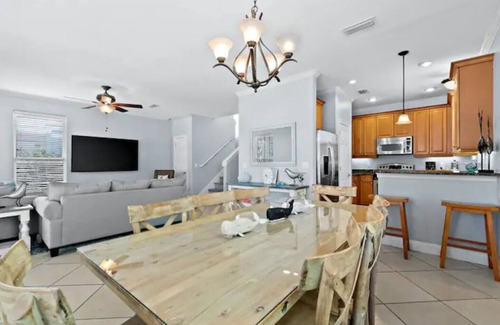 Villages of Crystal Beach House | Walk to Crystal Beach! Resort Style Pool!