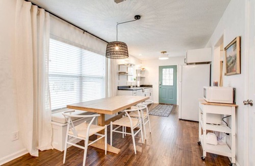 Spring Hill House | Walk to Dining & Coffee | Fire Pit | Pet Friendly