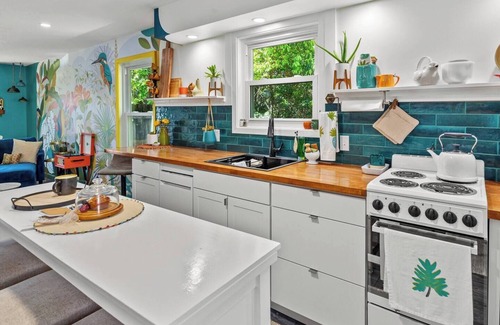 Panama City House | Walk to Dinner & the Bay! Pets OK 15 Min to Beaches St Andrews Artsy Beauty