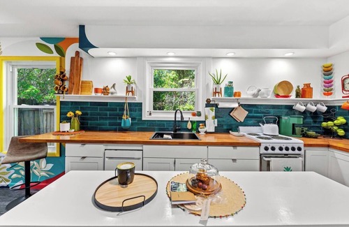 Panama City House | Walk to Dinner & the Bay! Pets OK 15 Min to Beaches St Andrews Artsy Beauty