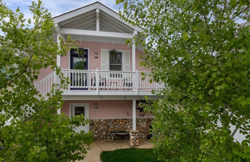 Old Town Apartment | Walk to Downtown| Monthly Rentals |Pet Friendly | On Call Bus