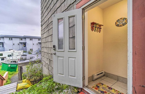 South Addition Apartment | Walk to Downtown & Coast Trail: Condo in Anchorage