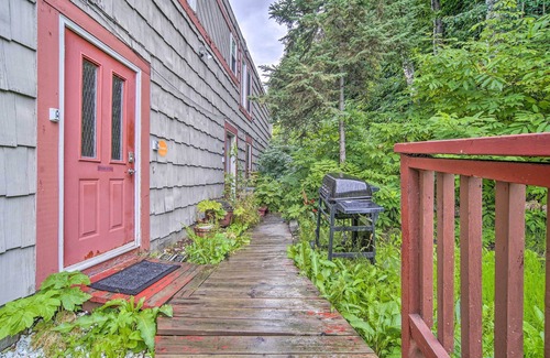 South Addition Apartment | Walk to Downtown & Coast Trail: Condo in Anchorage